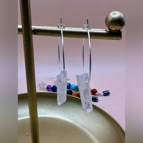 Chic Silver Hoop Earrings with Quartz Charms - Picture 2 of 7